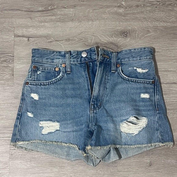 Madewell Pants - 🦋 Madewell Distressed Denim Shorts - Vintage Vibes | Size 23